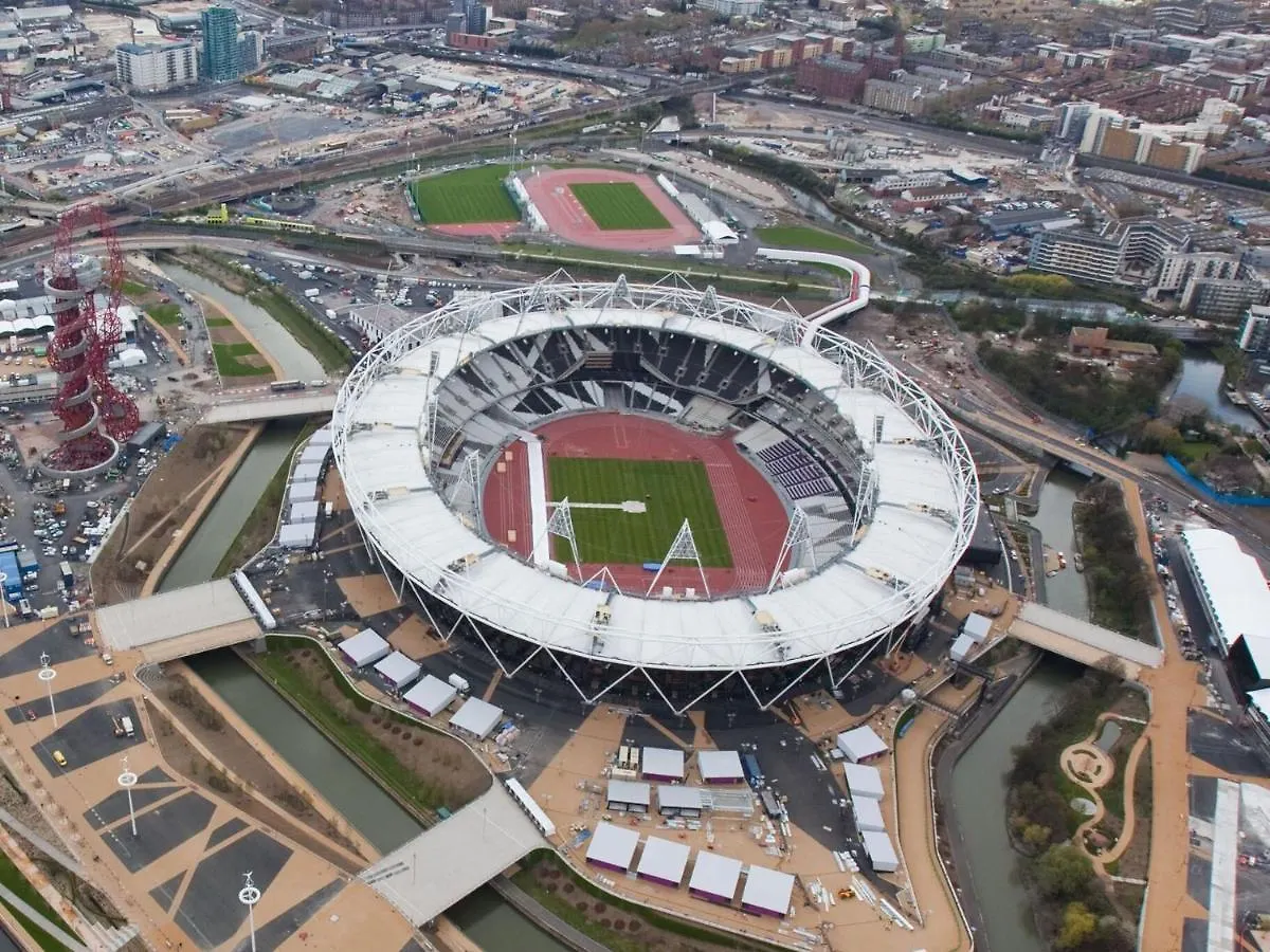 فندق Snoozebox Olympic Park لندن المملكة المتحدة